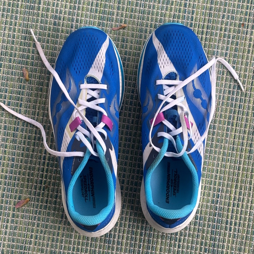 Saucony Blue and White Running Shoes with Pink Detail